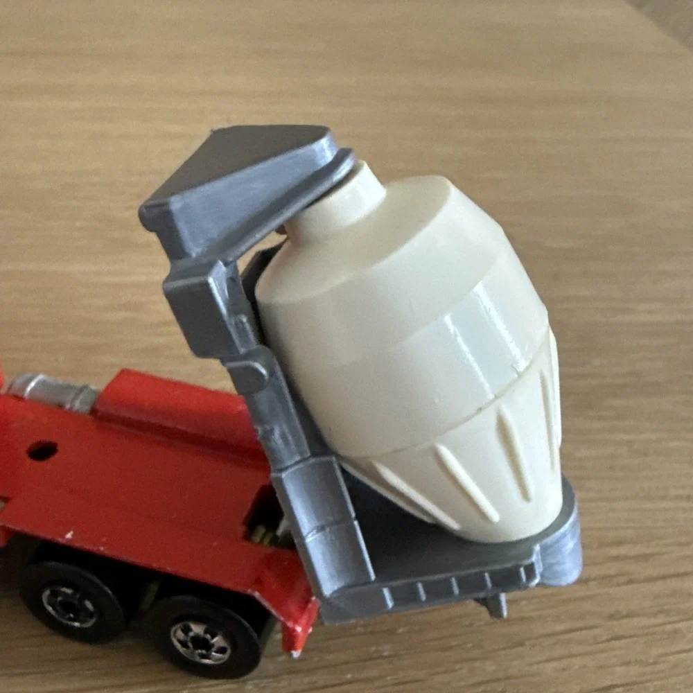 Hot Wheels 1979 California Construction Co. Peterbilt Tanker / Cement Lot Of 2
